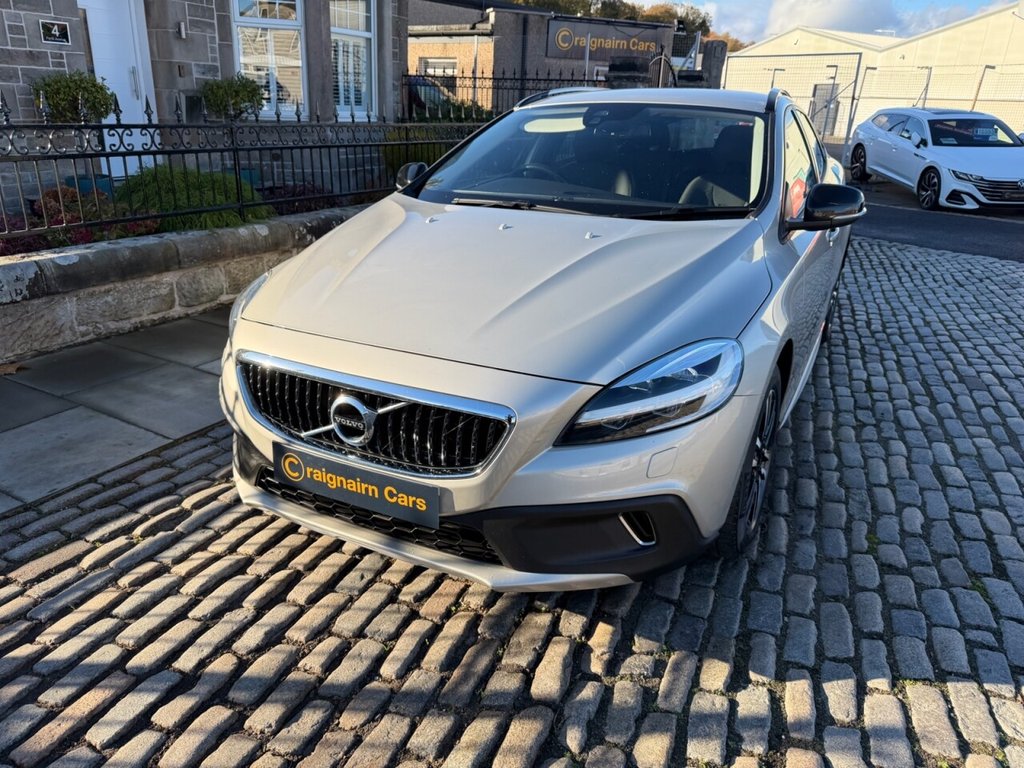 Used Volvo V40 2016 for sale - 77037651: Photo 11