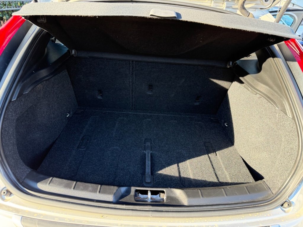 Used Volvo V40 2016 for sale - 77037651: Photo 19