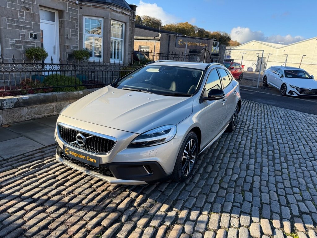 Used Volvo V40 2016 for sale - 77037651: Photo 3