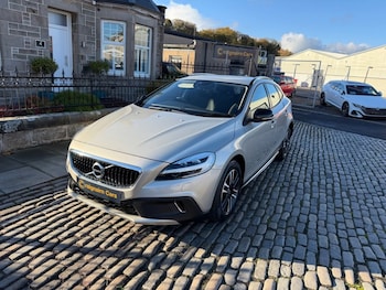 Used Volvo V40 2016 for sale - 77037651: Photo