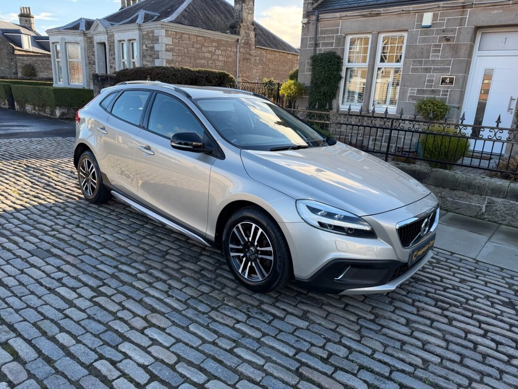 Used Volvo V40 2016 for sale - 77037651: Photo 4