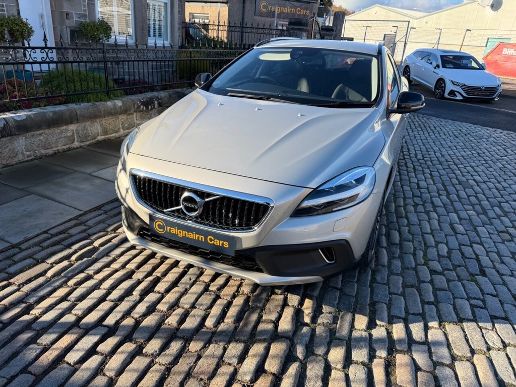 Used Volvo V40 2016 for sale - 77037651: Photo 8