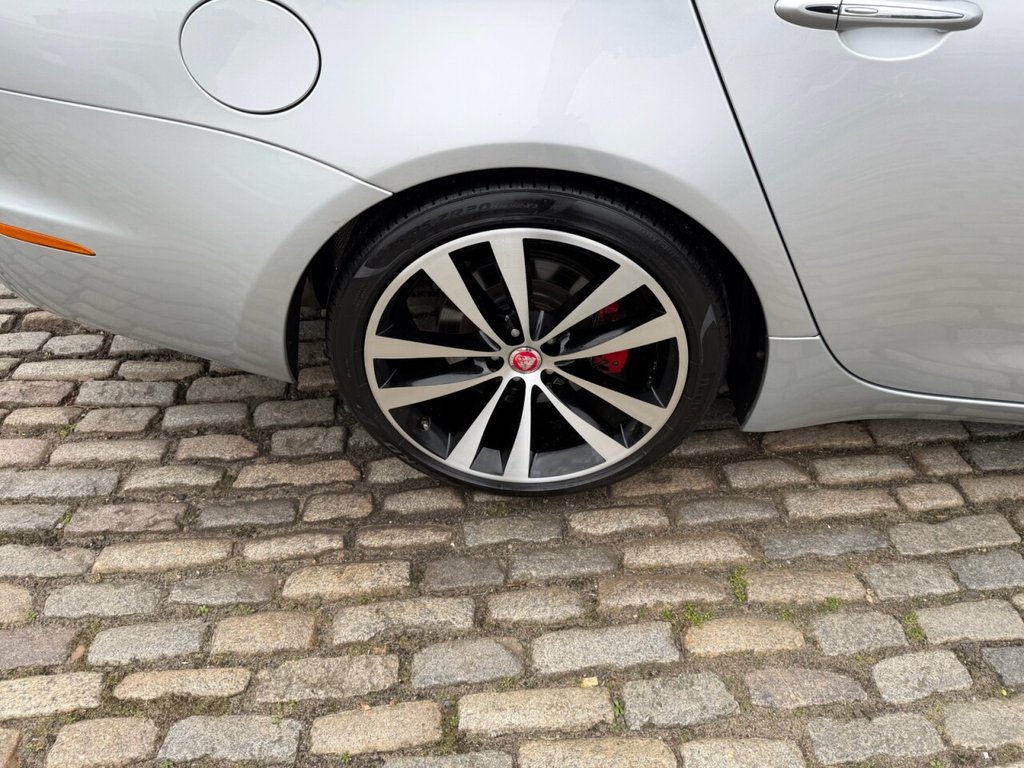 Used Jaguar XJ 2014 for sale - 77608799: Photo 32