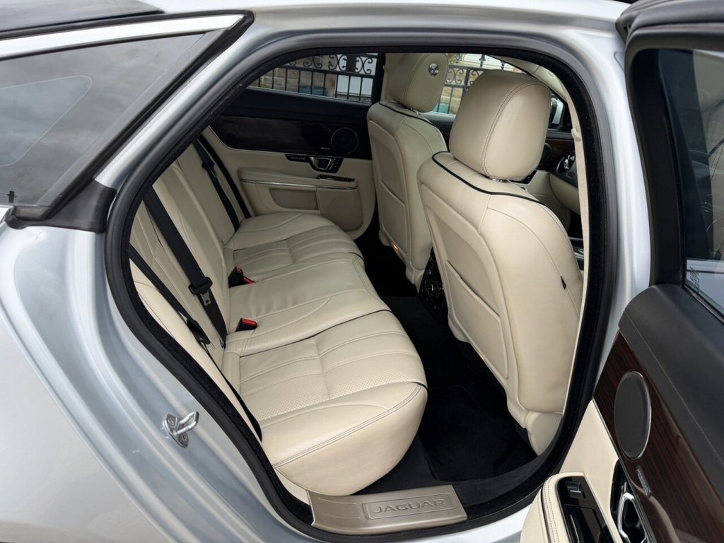 Used Jaguar XJ 2014 for sale - 77608799: Photo 35