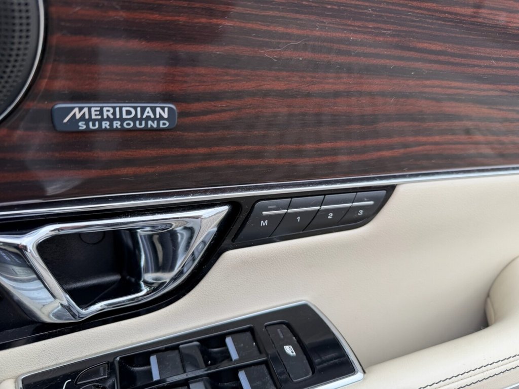 Used Jaguar XJ 2014 for sale - 77608799: Photo 39