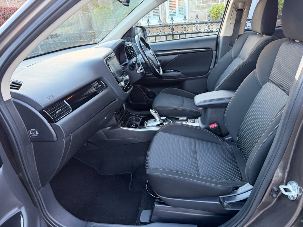 Used Mitsubishi Outlander 2020 for sale - 77038006: Photo 2