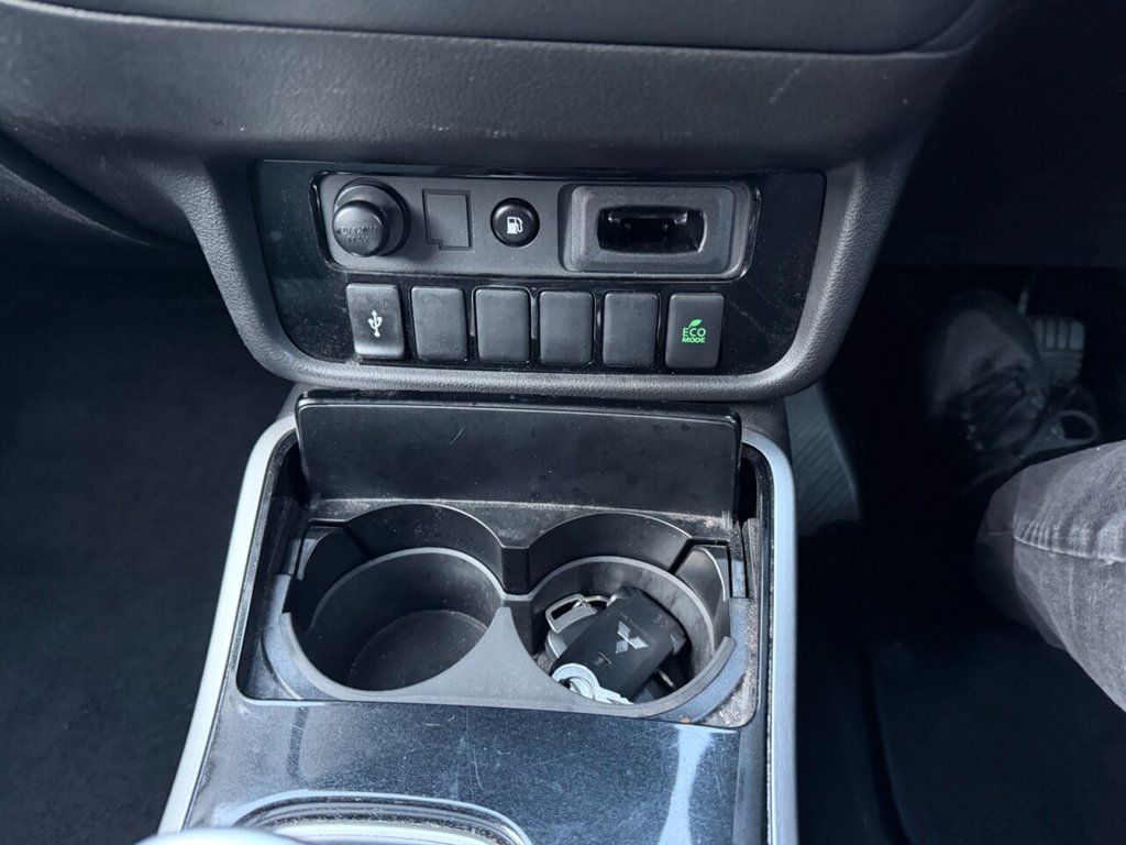 Used Mitsubishi Outlander 2020 for sale - 77038006: Photo 35