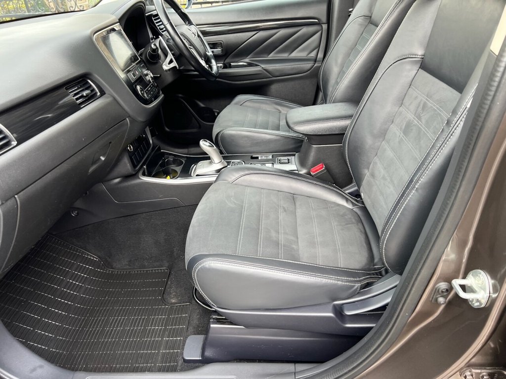 Used Mitsubishi Outlander 2018 for sale - 77533919: Photo 2