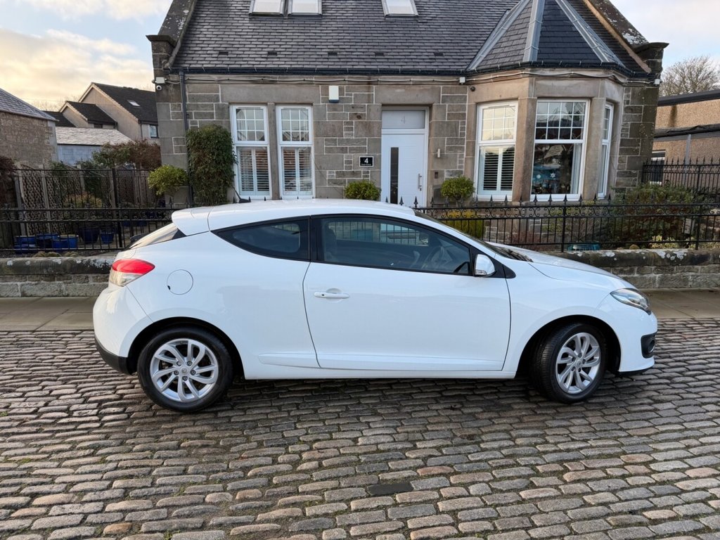Used Renault Megane 2015 for sale - 77038118: Photo 2