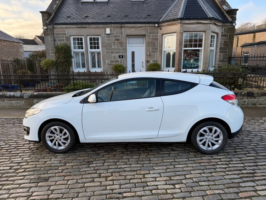 Used Renault Megane 2015 for sale - 77038118: Photo 9