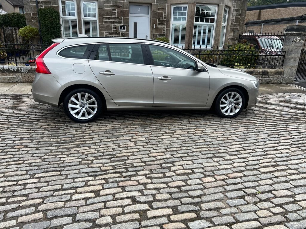 Used Volvo V60 2015 for sale - 77037763: Photo 6