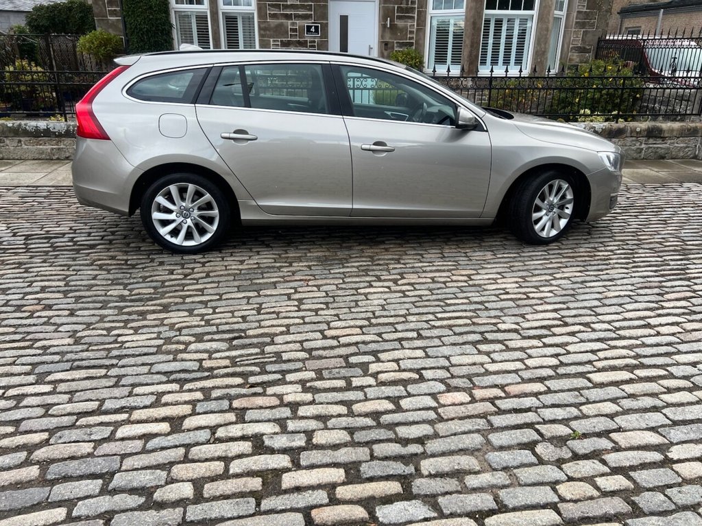 Used Volvo V60 2015 for sale - 77037763: Photo 7