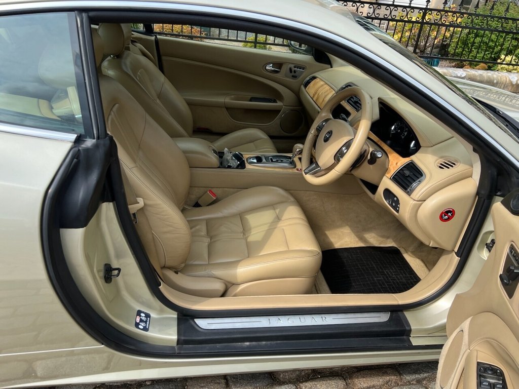 Used Jaguar XK 2005 for sale - 77037667: Photo 2