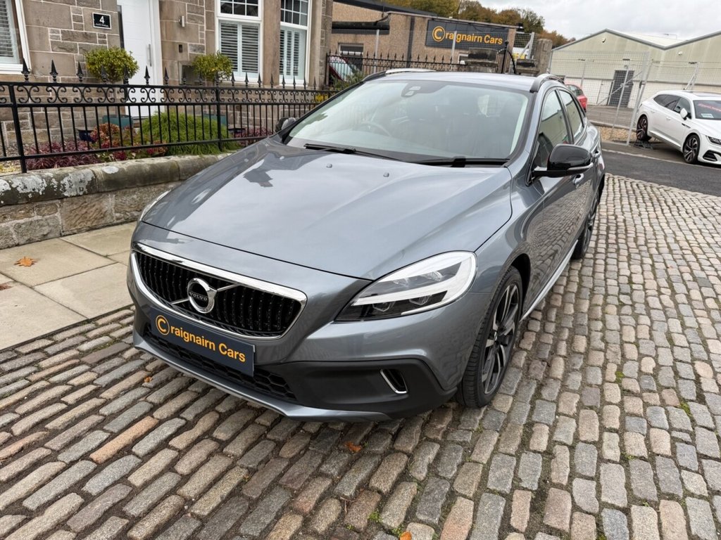 Used Volvo V40 2018 for sale - 77037850: Photo 16