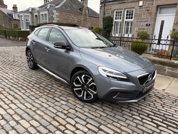 Used Volvo V40 2018 for sale - 77037850: Photo