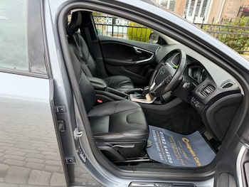 Used Volvo V40 2018 for sale - 77037850: Photo