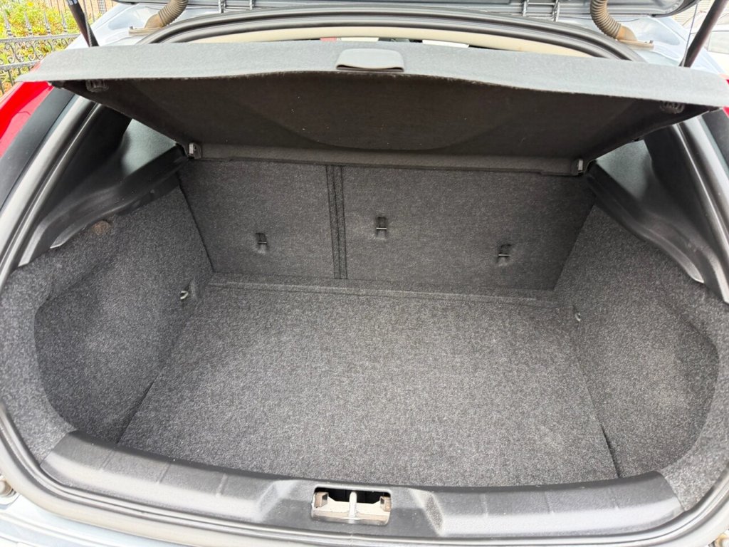 Used Volvo V40 2018 for sale - 77037850: Photo 30