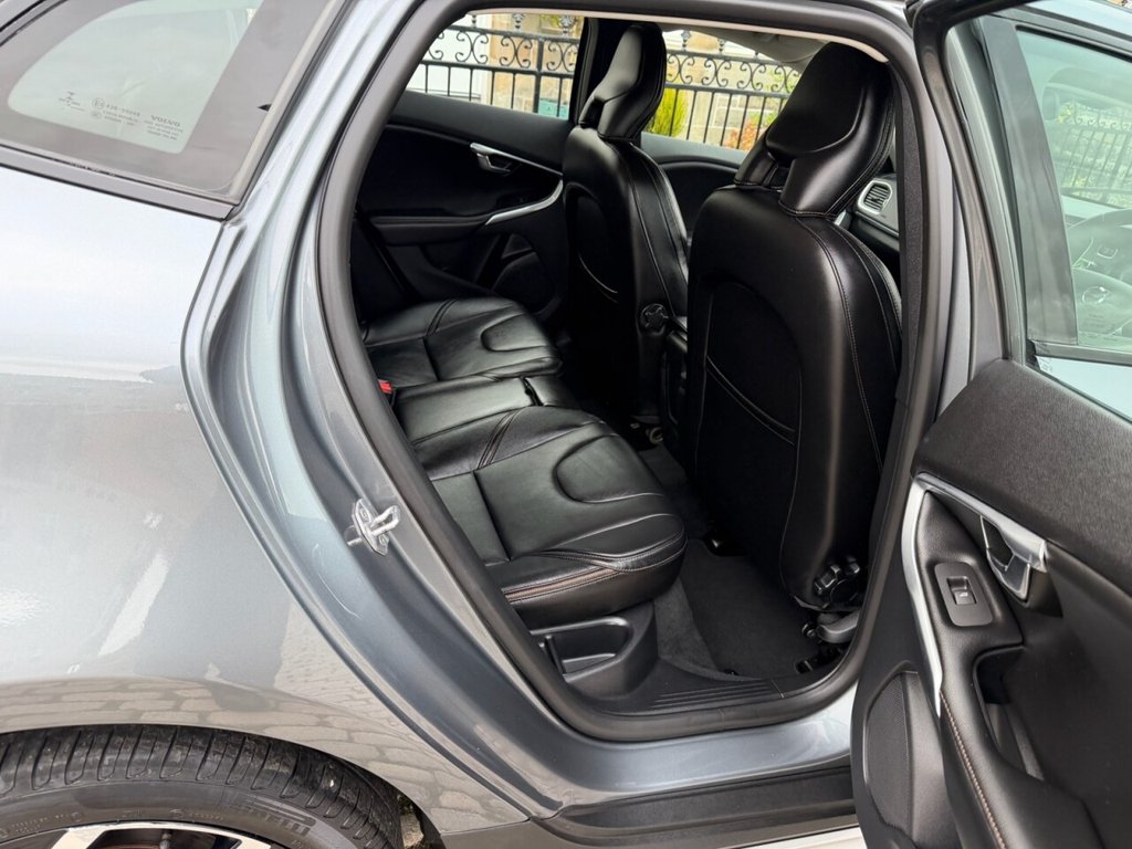 Used Volvo V40 2018 for sale - 77037850: Photo 31