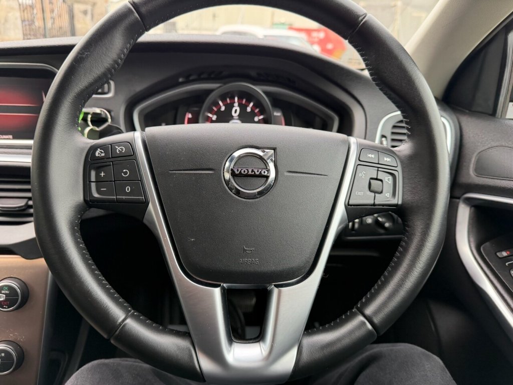 Used Volvo V40 2018 for sale - 77037850: Photo 35