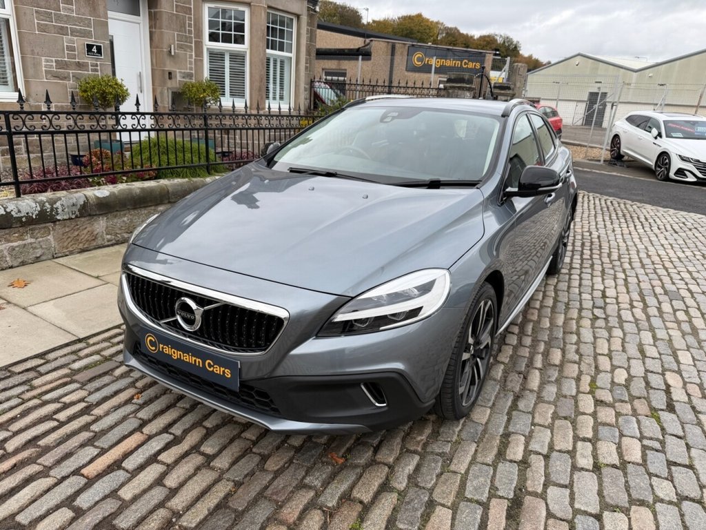 Used Volvo V40 2018 for sale - 77037850: Photo 5