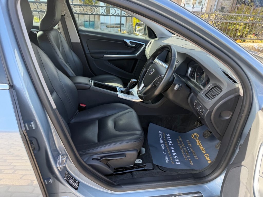 Used Volvo V60 2018 for sale - 78124385: Photo 2