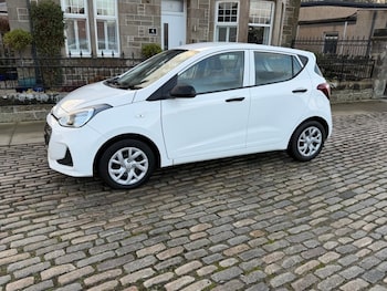 Used Hyundai i10 2017 for sale - 77038111: Photo