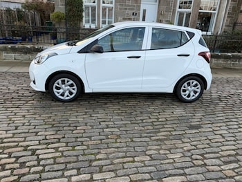 Used Hyundai i10 2017 for sale - 77038111: Photo