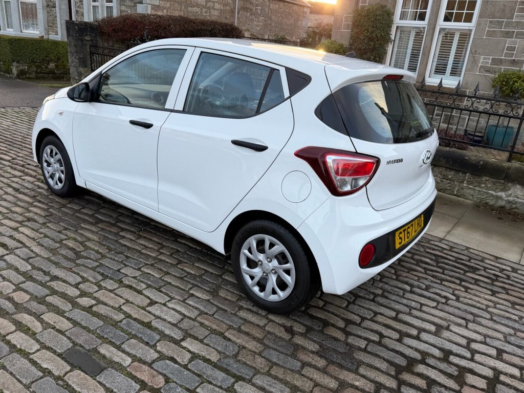 Used Hyundai i10 2017 for sale - 77038111: Photo 8