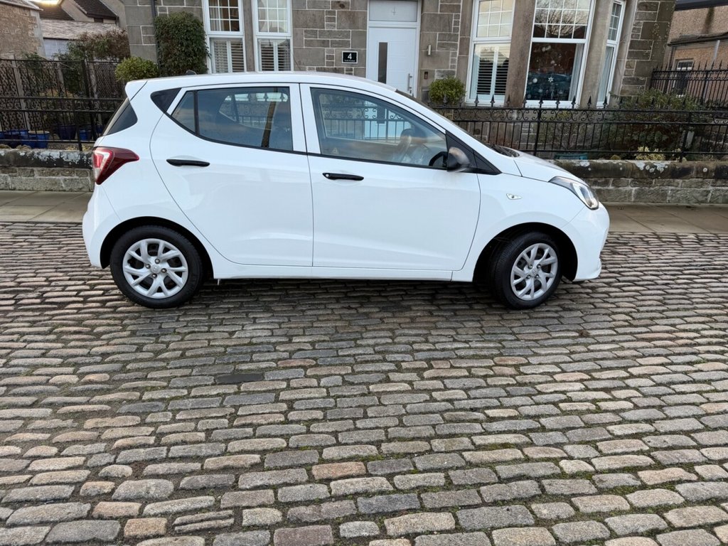 Used Hyundai i10 2017 for sale - 77038111: Photo 9