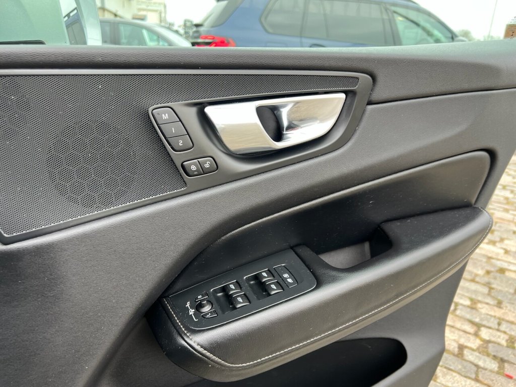 Used Volvo XC60 2017 for sale - 77037874: Photo 30