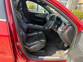 Used Volvo XC60 2017 for sale - 79276076: Photo