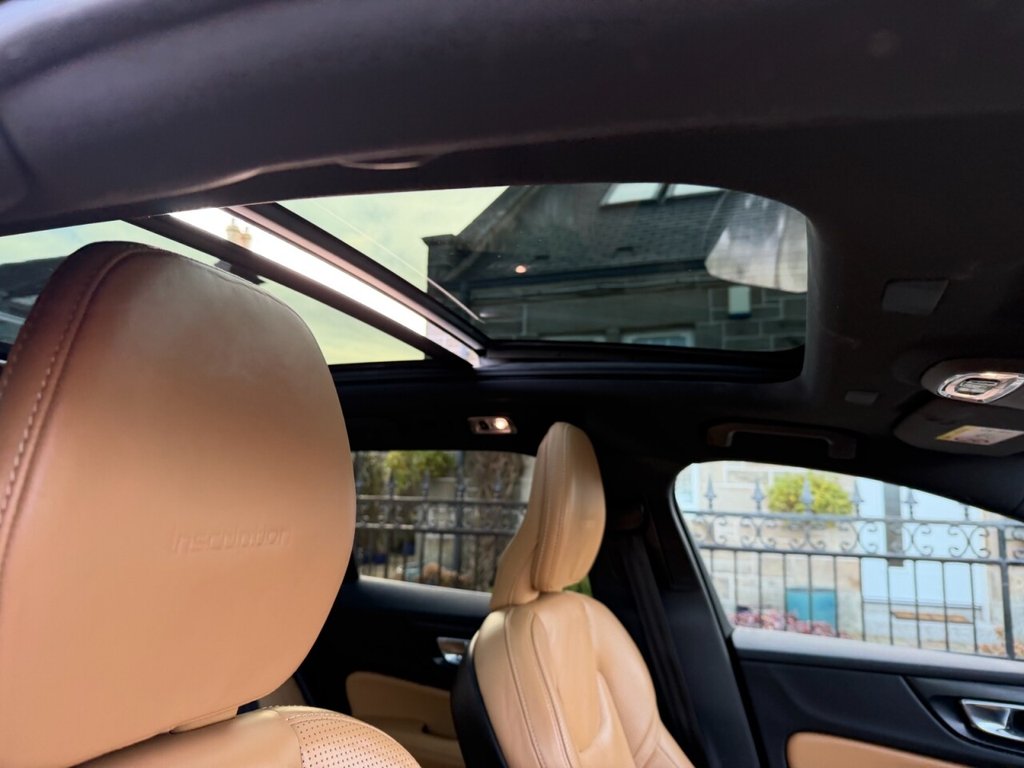 Used Volvo V60 2018 for sale - 77608470: Photo 39