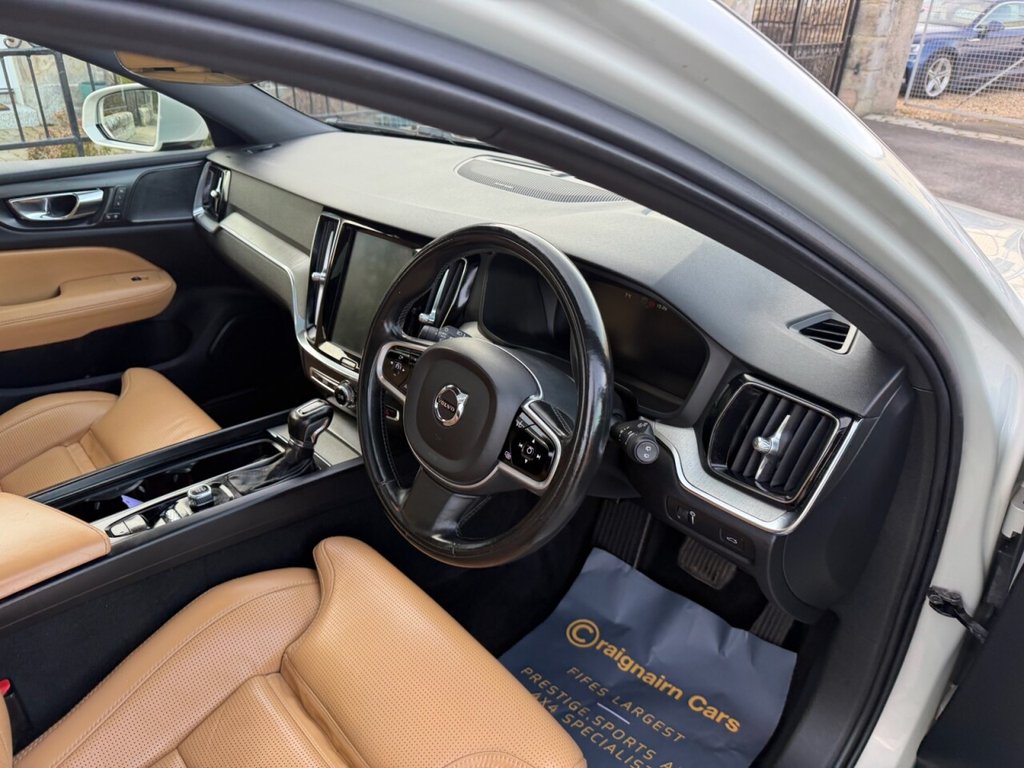 Used Volvo V60 2018 for sale - 77608470: Photo 40