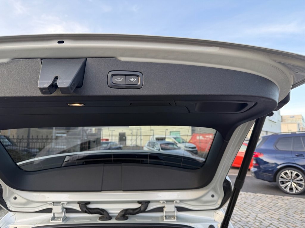 Used Volvo V60 2018 for sale - 77608470: Photo 41