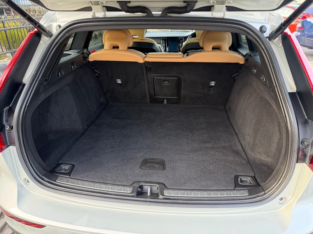 Used Volvo V60 2018 for sale - 77608470: Photo 43