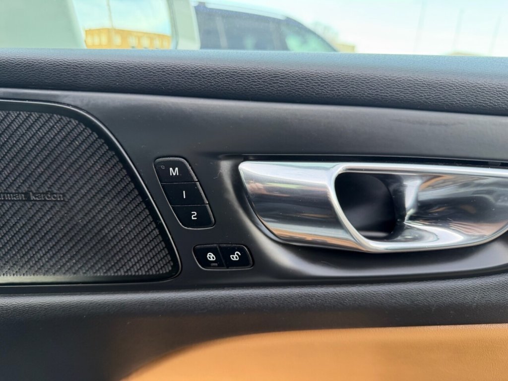 Used Volvo V60 2018 for sale - 77608470: Photo 45