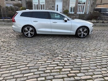 Used Volvo V60 2018 for sale - 77608470: Photo