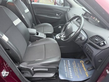 Used Renault Scenic 2015 for sale - 77037713: Photo