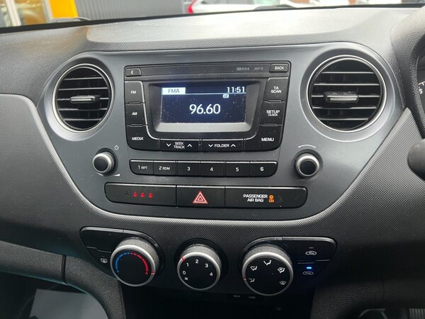 Used Hyundai i10 2017 for sale - 73784456: Photo 8