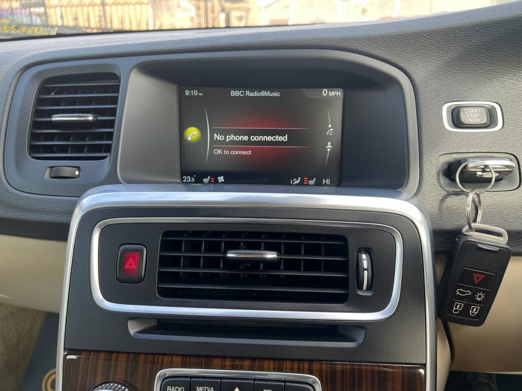 Used Volvo V60 2015 for sale - 77583260: Photo 31