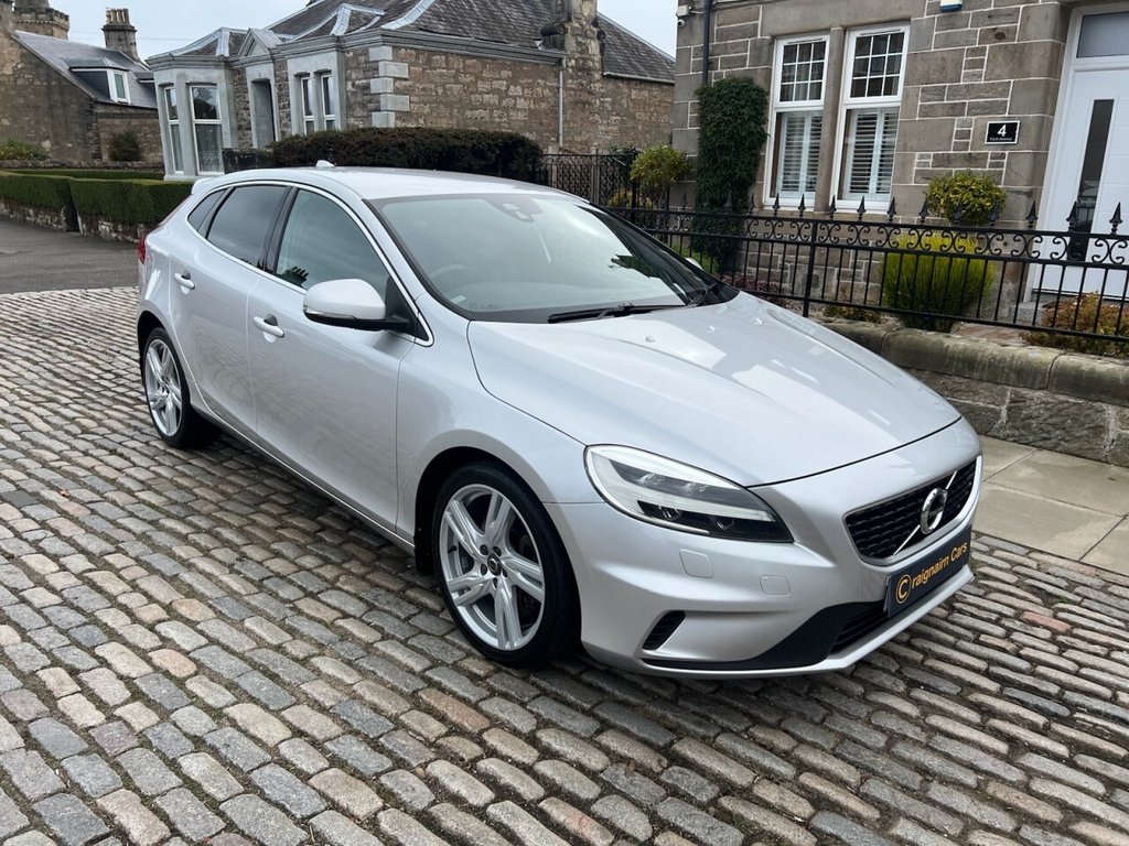 Used Volvo V40 2017 for sale - 77037967: Photo 4