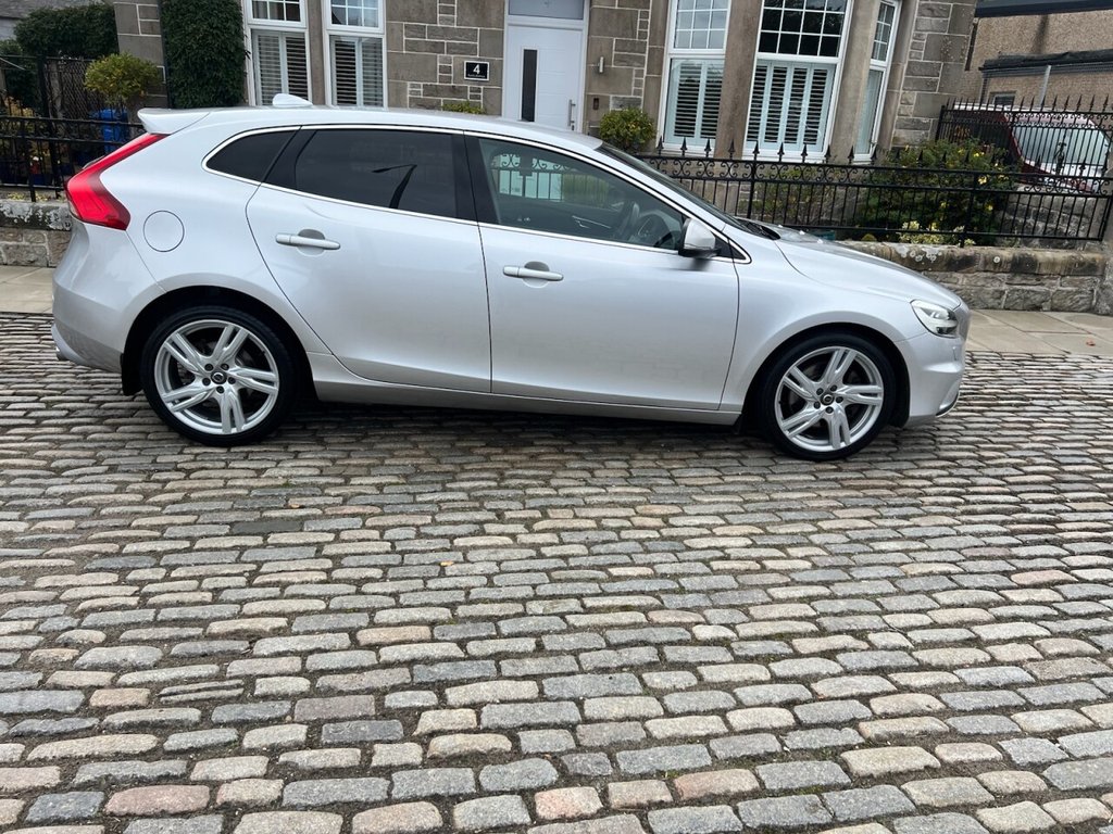 Used Volvo V40 2017 for sale - 77037967: Photo 5