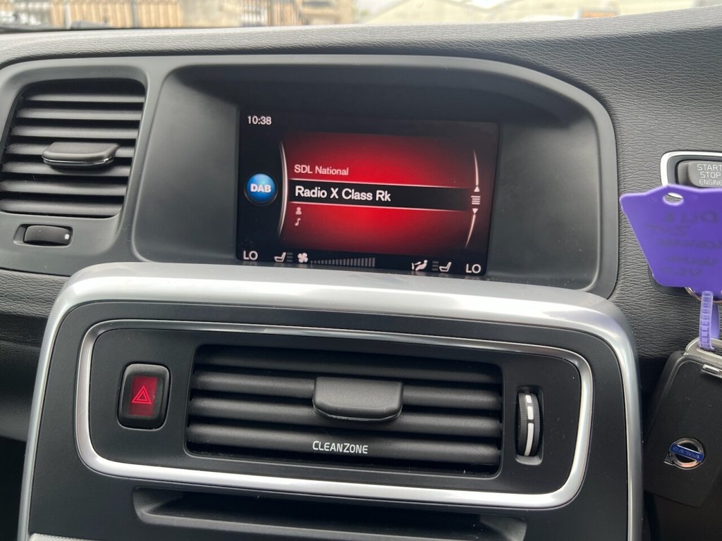 Used Volvo V60 2018 for sale - 77037690: Photo 15