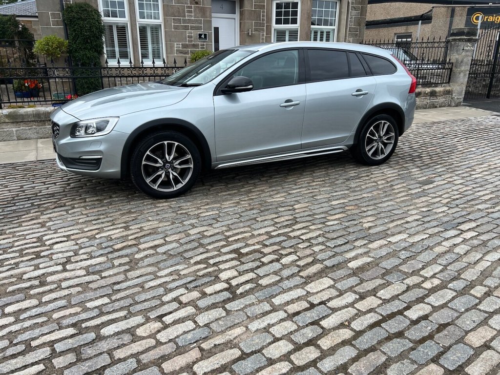 Used Volvo V60 2018 for sale - 77037690: Photo 7