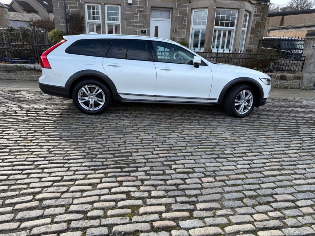 Used Volvo V90 Cross Country 2017 for sale - 77609357: Photo 13