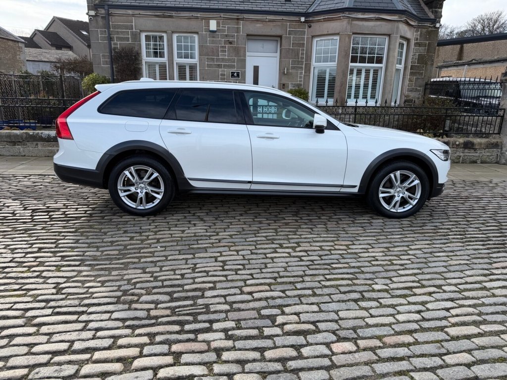 Used Volvo V90 Cross Country 2017 for sale - 77609357: Photo 14