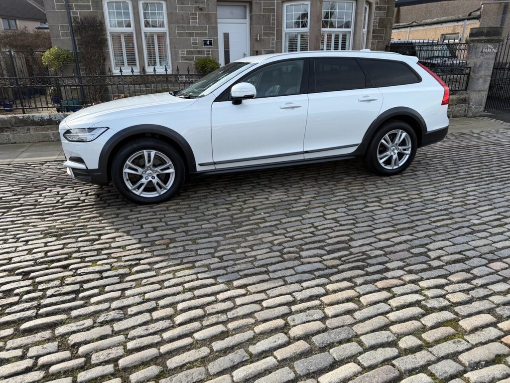 Used Volvo V90 Cross Country 2017 for sale - 77609357: Photo 15
