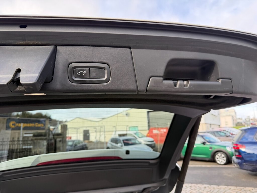 Used Volvo V90 Cross Country 2017 for sale - 77609357: Photo 39