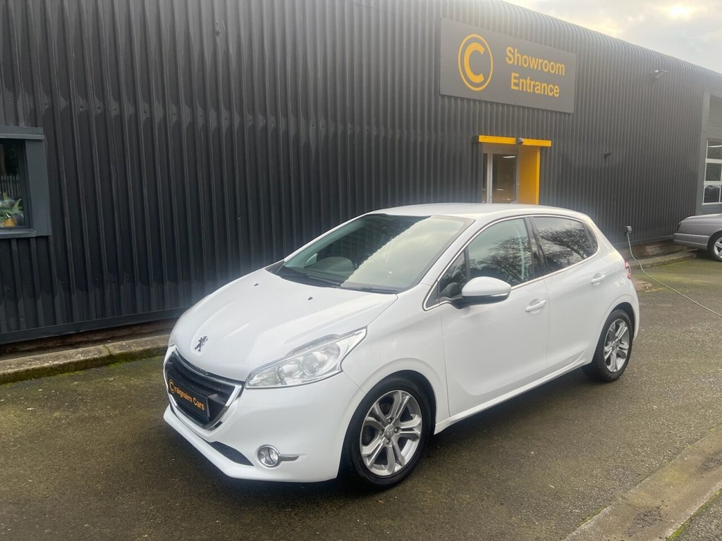 Used Peugeot 208 2015 for sale - 77009543: Photo 12