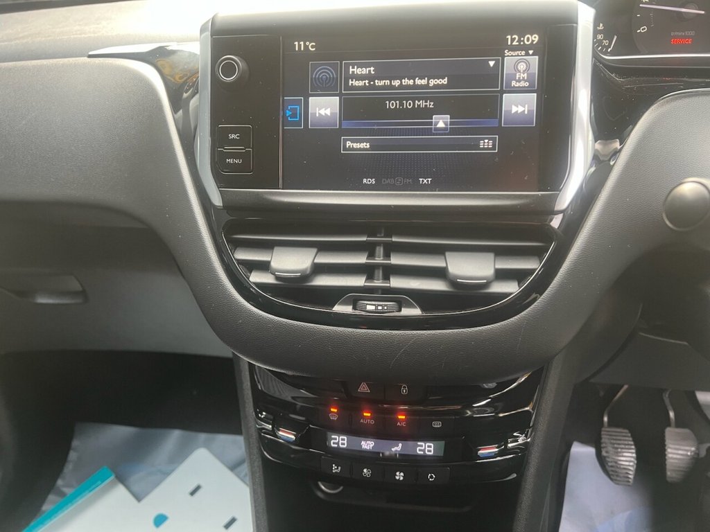 Used Peugeot 208 2015 for sale - 77009543: Photo 5